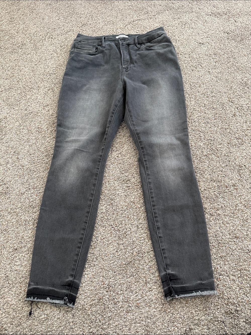 Good American Women’s Good Leg Crop Gray Denim Jeans raw hem size 31